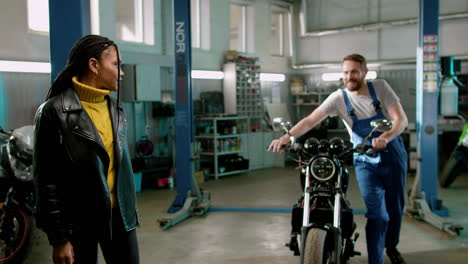 Woman-waiting-for-her-motorcycle