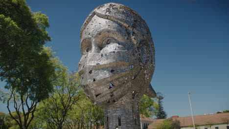 profesionales de la salud covid-19 monumento conmemorativo en belem lisboa jardín carlos carmo