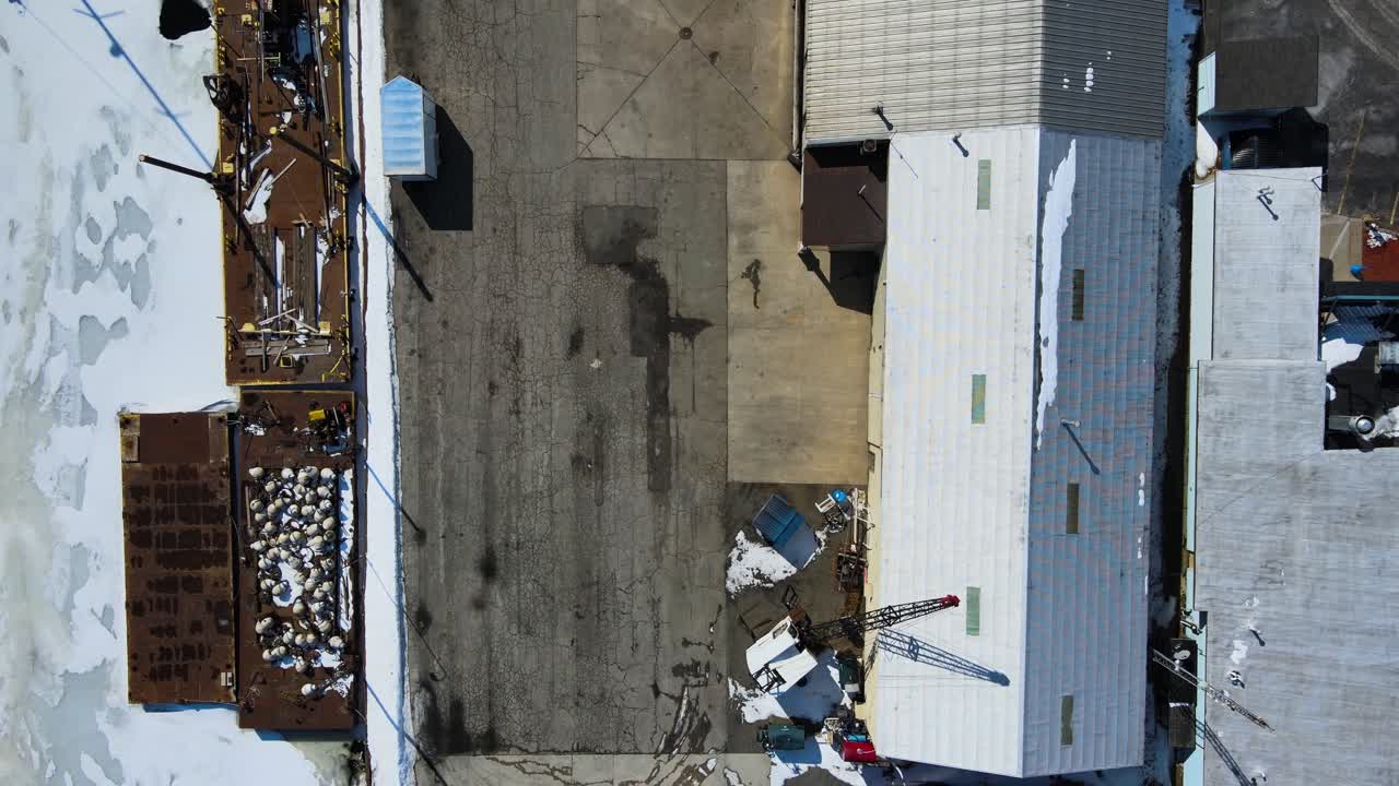 seguimiento a vista de pájaro de los puertos deportivos en el lago muskegon a finales de febrero