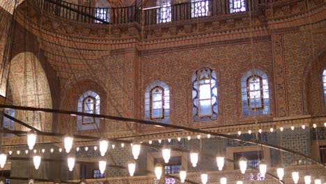 el interior de una mezquita