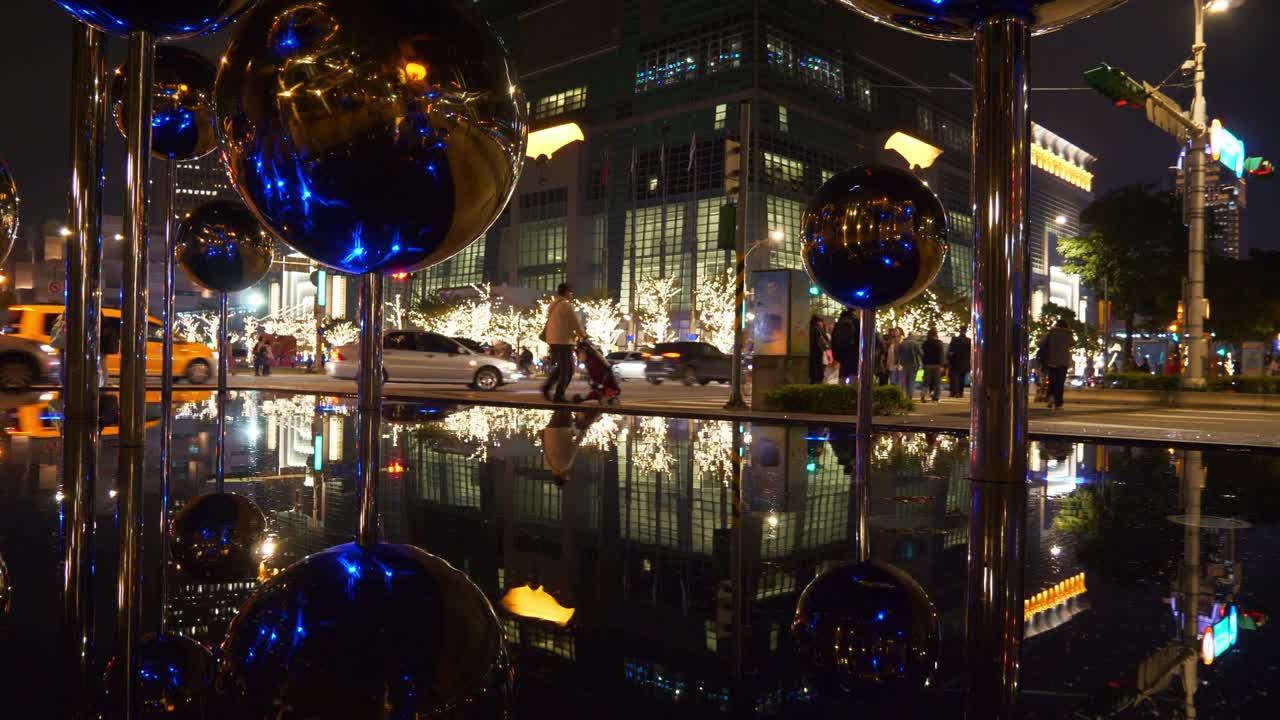 야간 조명 타이베이 시내 유명한 타워 스트리트 분수 파노라마 4k 타이완