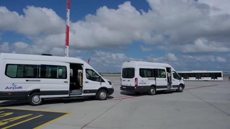 plane, cleaning, washing, hangar, worker, fresh water, foam soap, aircraft, jet, airplane, airliner, turkish air line airline