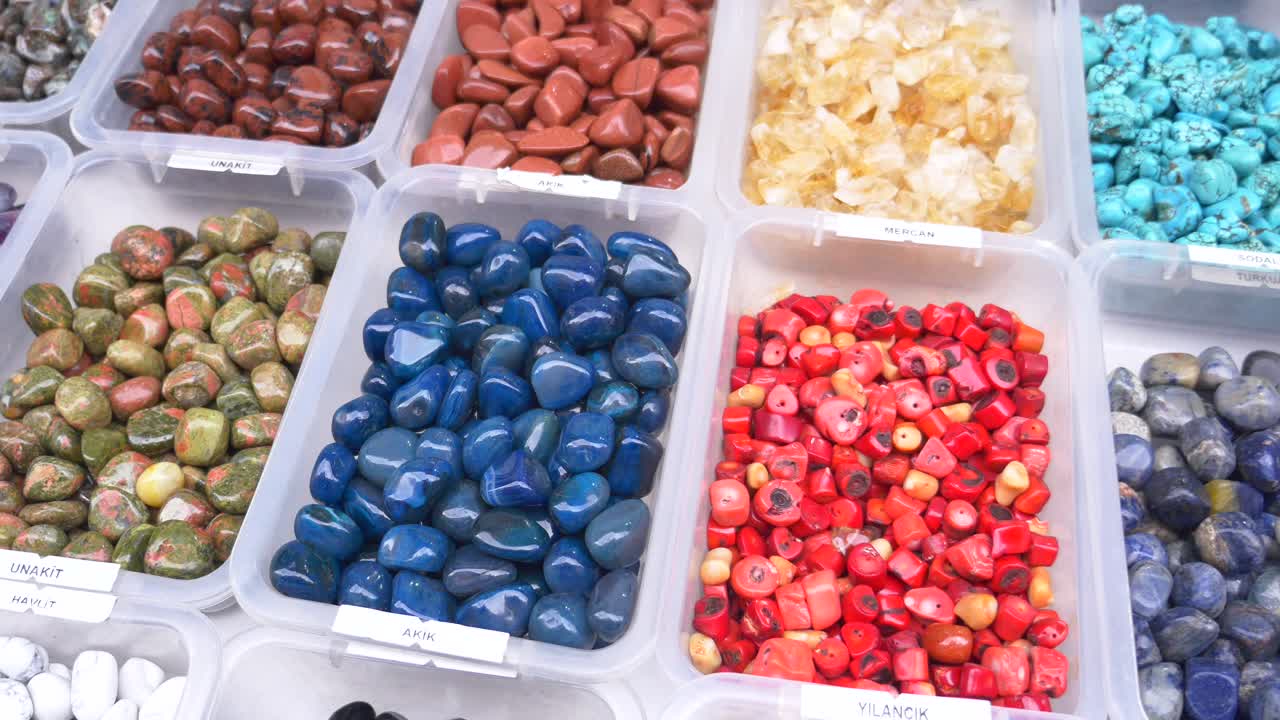 다양한 보석과 광물 판매