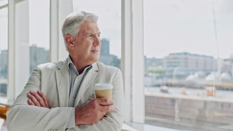 Kaffee,-Fenster-Und-Nachdenken-Mit-Einem-Senior