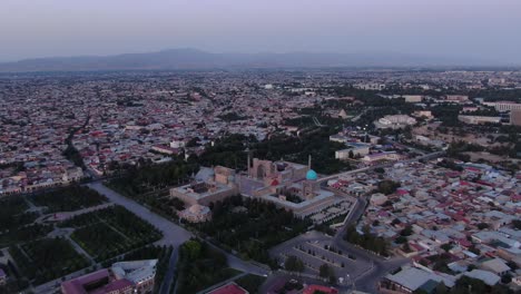 Sitio-Del-Patrimonio-Mundial-De-La-Unesco---Plaza-Registan-En-El-Corazón-De-La-Ciudad-De-Samarcanda,-Uzbekistán,-Asia-Central