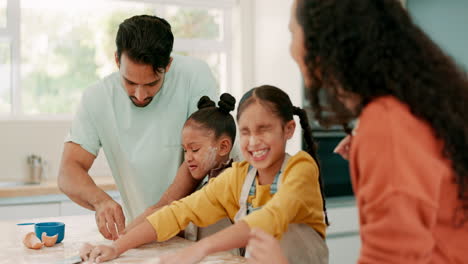 Learning,-kitchen-and-parents-baking