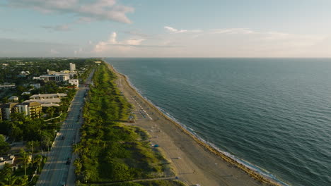 Drone-shot-of-Delray-Beach,-Florida