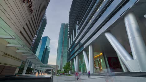 evening singapore city downtown square walking panorama 4k time lapse