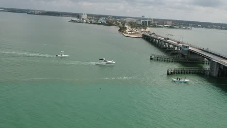 杜尼丁大橋 (dunedin causeway bridge) 是一個大橋