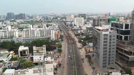 Toma-Aérea-De-Un-Dron-Para-Construir-En-La-Ciudad-De-Taramani-Chennai