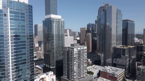 Aerial-Flight-of-downtown-Seattle-Skyline