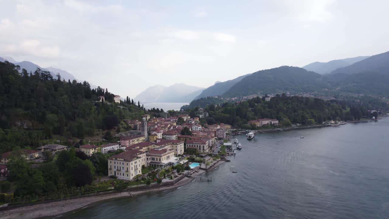 vista aérea del hotel de lujo de 5 estrellas en bellagio en el lago como en italia