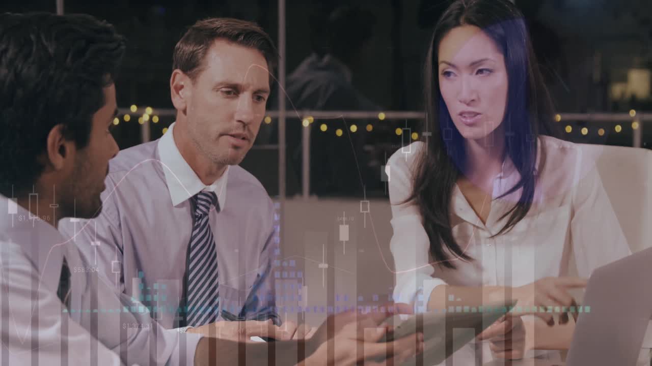 전화 헤드 ⁇ 을 사용하는 다양한 비즈니스 사람들에 대한 데이터 처리 애니메이션