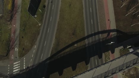 An-asphalt-road-in-the-middle-of-a-large-city,-during-summer-in-Poland