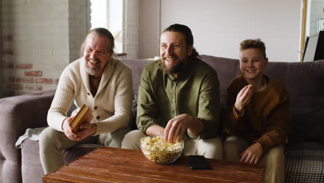 Familie-Im-Wohnzimmer