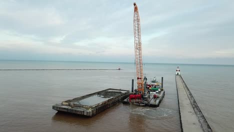 Baggerarbeiten-Im-Hafen-Von-Kewaunee-Am-Lake-Michigan,-Kewaunee,-Wisconsin-15