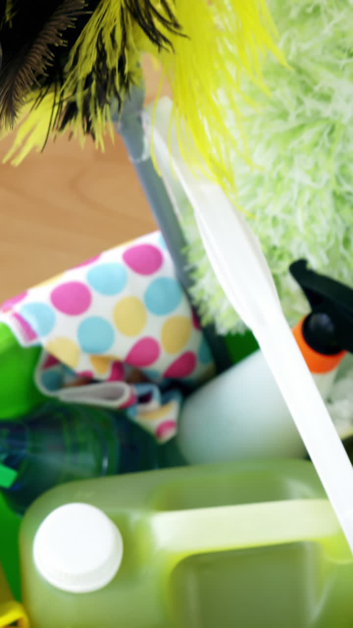 버 ⁇  에 있는 여러 가지 가정용 물품