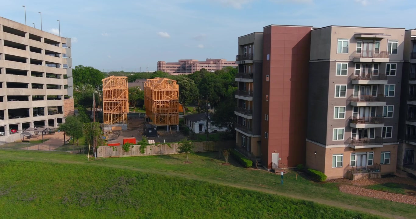 Nuove case in costruzione nell'area del Texas Medical Center