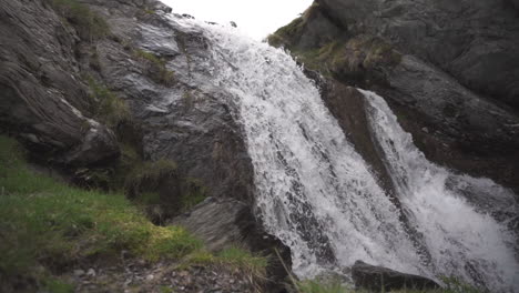 Natur-Tal-Trinkwasser-Strom-Fonts-Del-Llobregat-Cataluna-Spanien