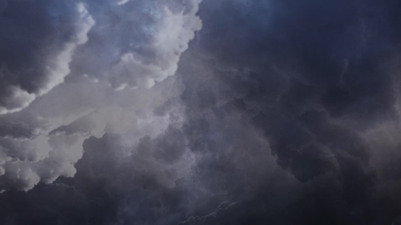 vista de tormentas eléctricas que ocurren en el cielo oscuro