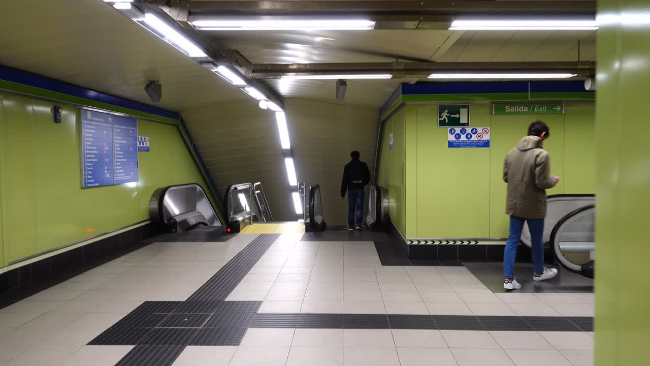 El metro de Madrid. España. El metro de Madrid ocupa el octavo lugar en extensión en el mundo y el tercero en Europa