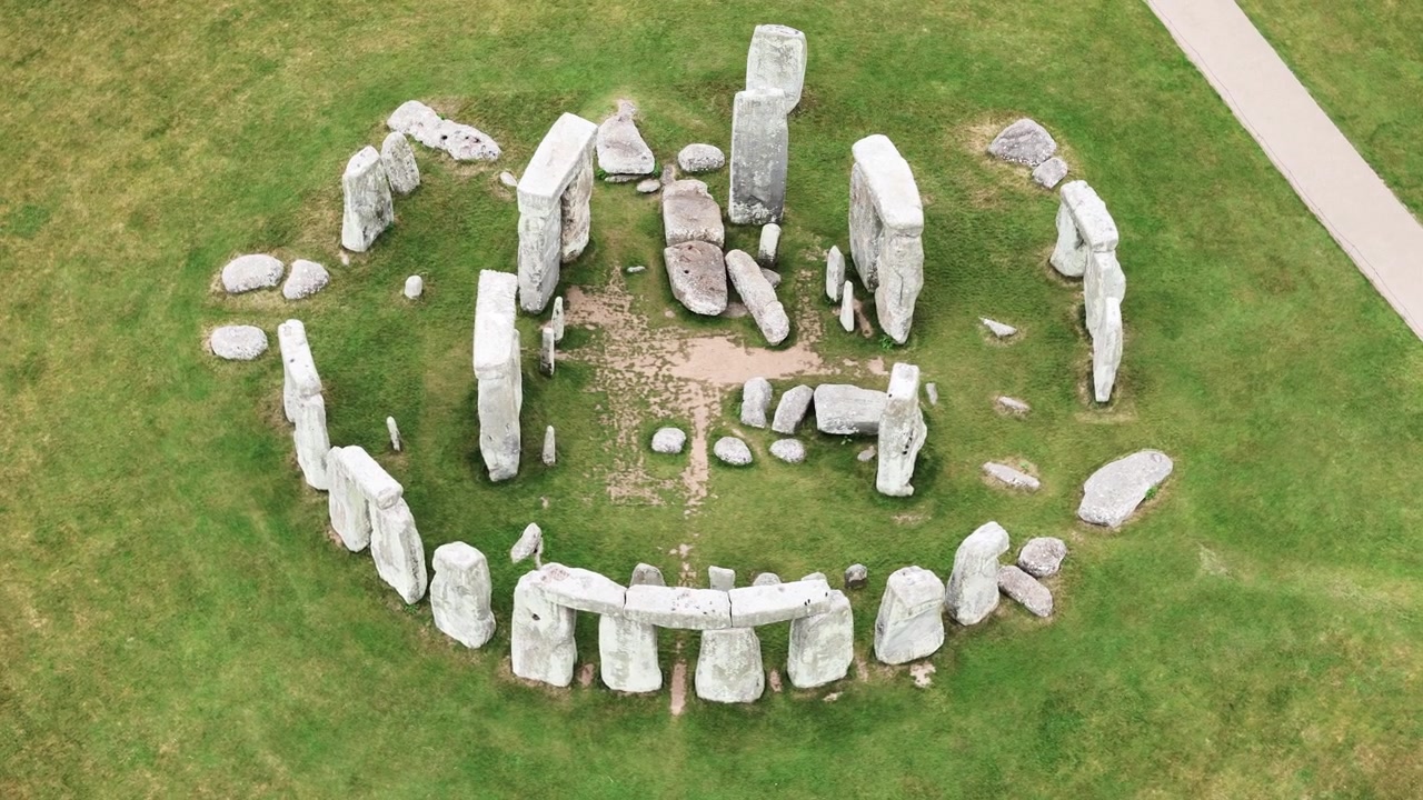 Pedras misteriosas da estrutura megalítica pré-histórica de Stonehenge na Planície de Salisbury, Inglaterra
