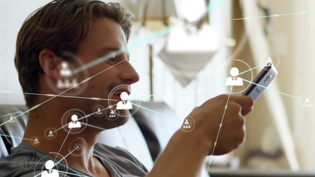 animación de la red de conexiones con iconos sobre el hombre caucásico usando un teléfono inteligente
