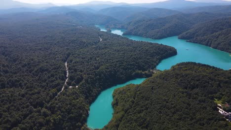 Drone-Aéreo-Del-Parque-Nacional-De-Croacia-Plitvice-17.mp4