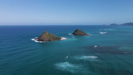 islotes de mokulua cerca de la isla de oahu, hawaii