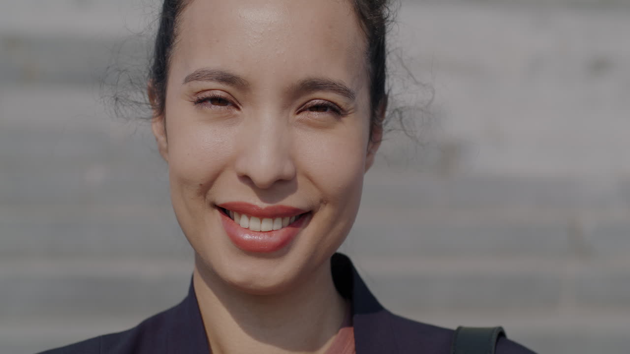 웃는 여자 초상화