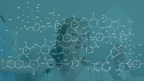 animación de la fórmula química sobre una mujer caucásica médico y paciente