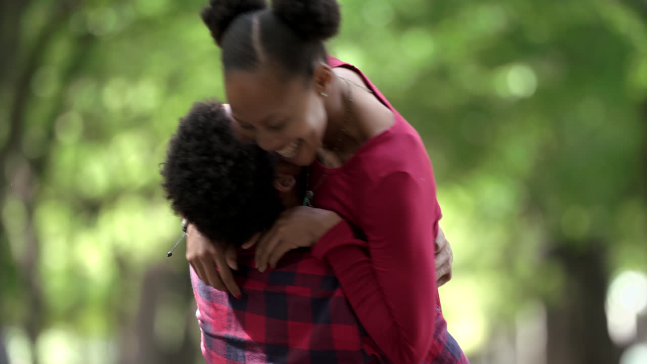 사랑으로 가득 찬 젊은 마음들