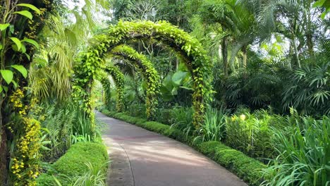 Panning-view-of-the-Golden-Arches-walkway