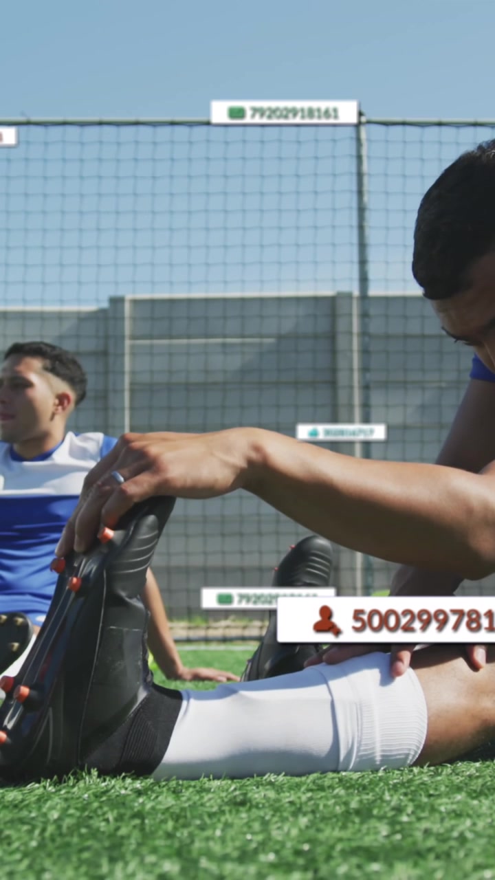 Animazione di elaborazione dati social su calciatori diversi in campo
