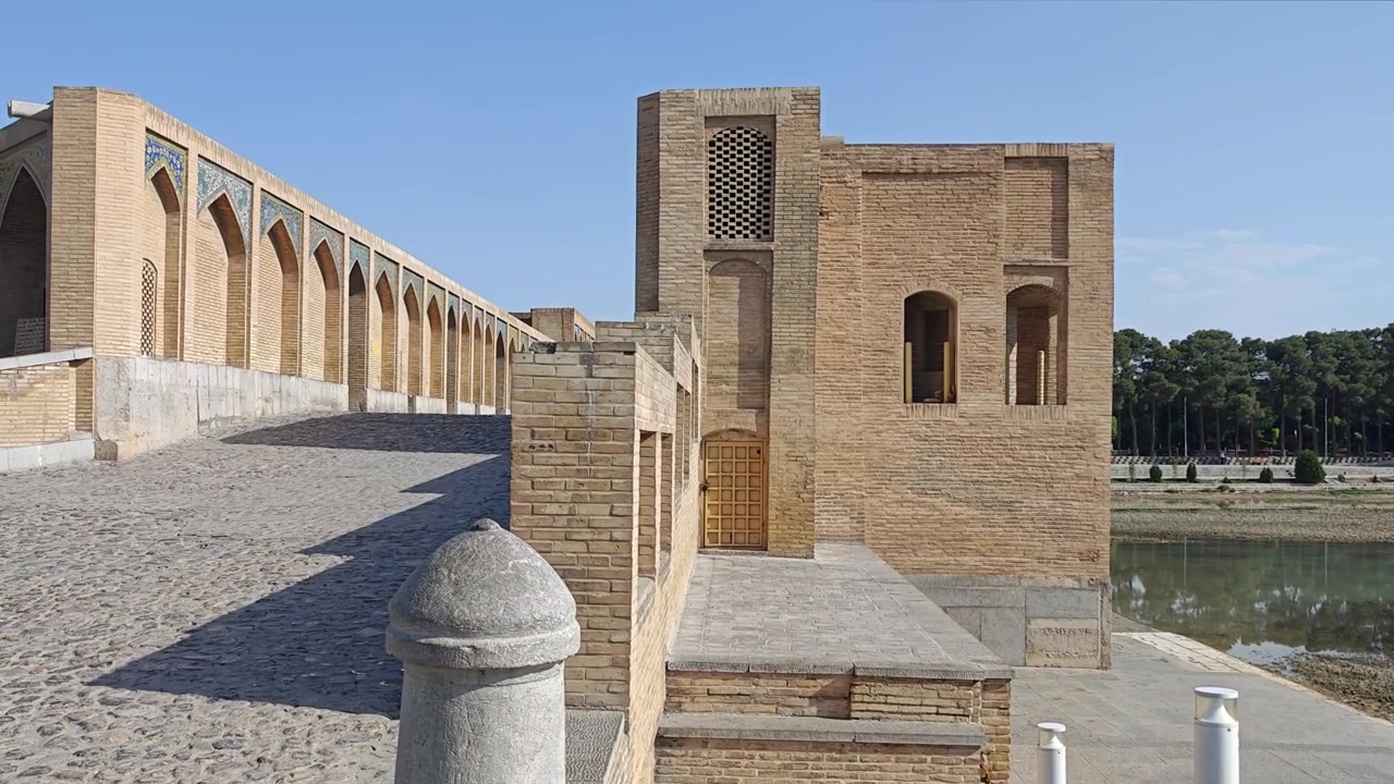Khaju-silta Isfahanissa, Iranissa