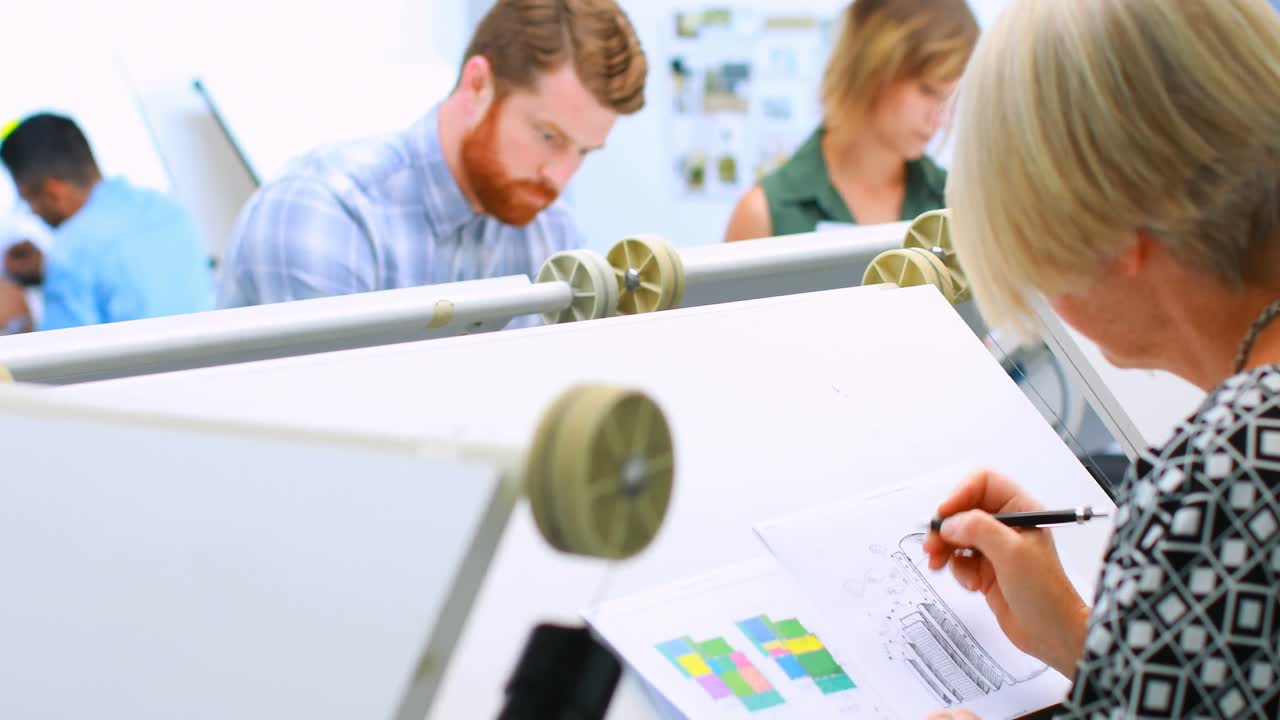 설계 테이블 4k에 아키텍처 스케치 디자인