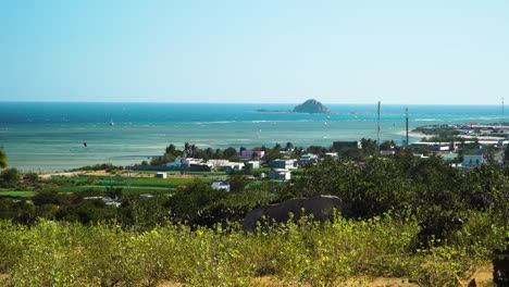 Vista-Panorámica-De-La-Famosa-Laguna-De-Kitesurf-En-Mi-Hoa-Phan-Sonó-Vietnam