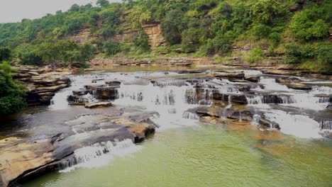 Cascada-Lakhaniya-Dari-Y-Presa-Latif-Shah-A-Una-Distancia-De-54-Km-De-Varanasi-1