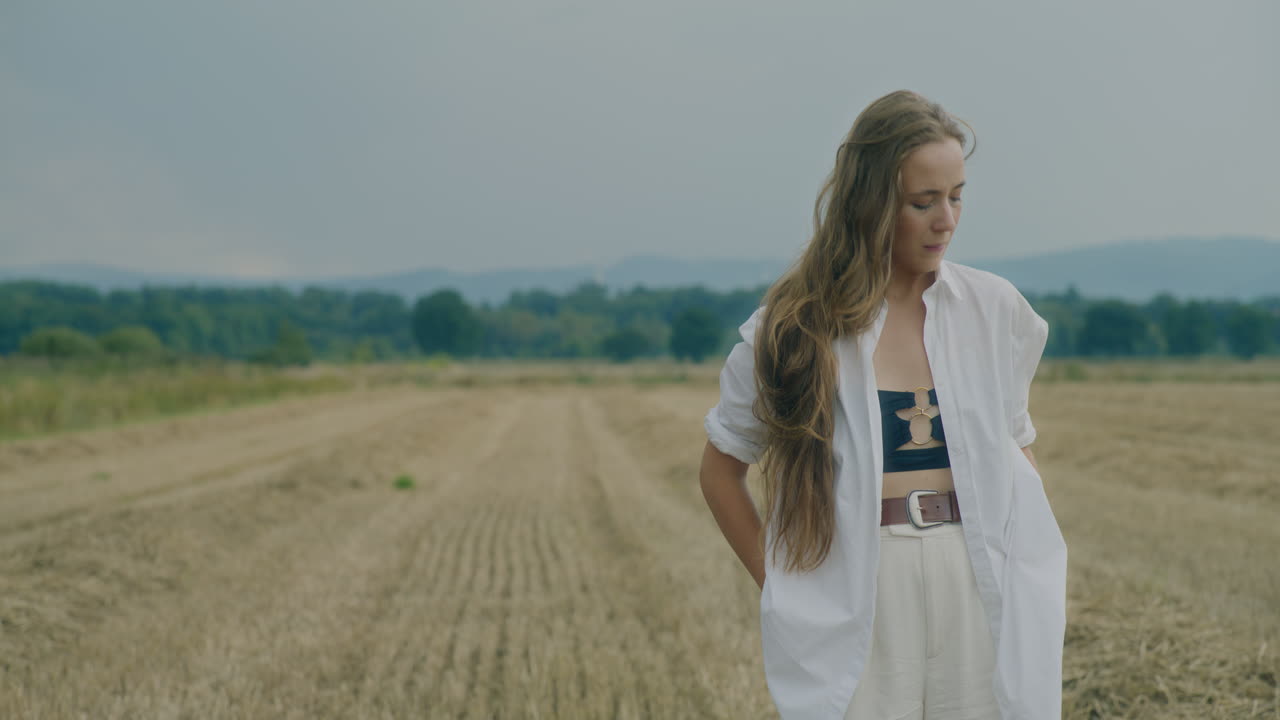 고민하는 자연의 발걸음