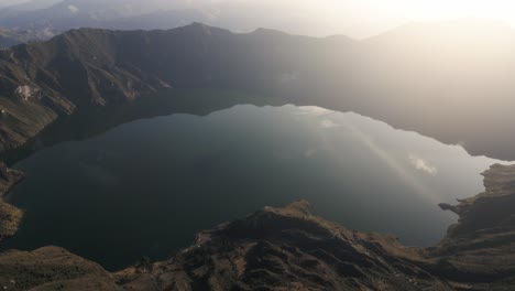 Vulkan-Quilotoa-Kraterseepanorama,-Quilotoa,-Ecuador