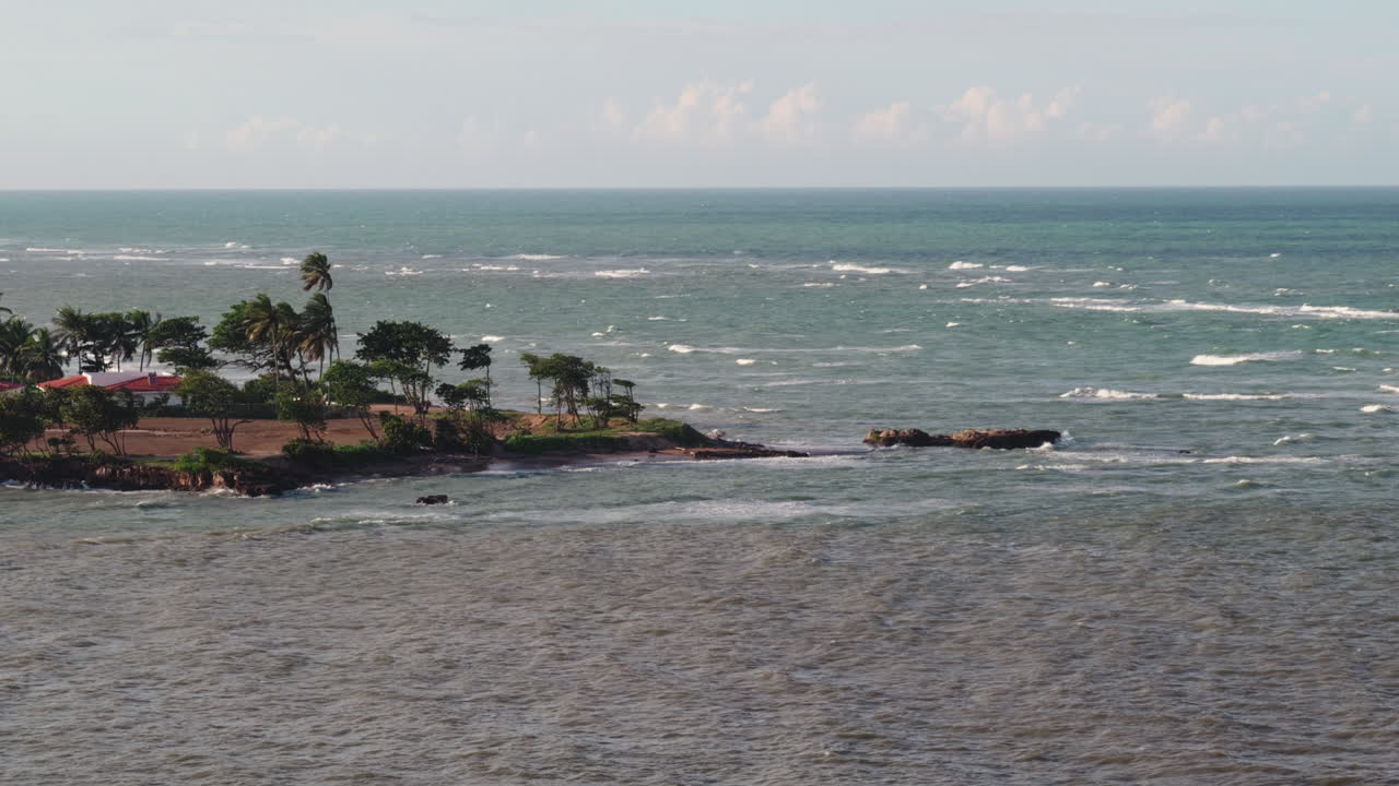 escena de playa de una isla tropical