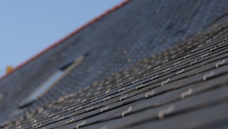 Slate-roof-in-closeup,-selective-focus