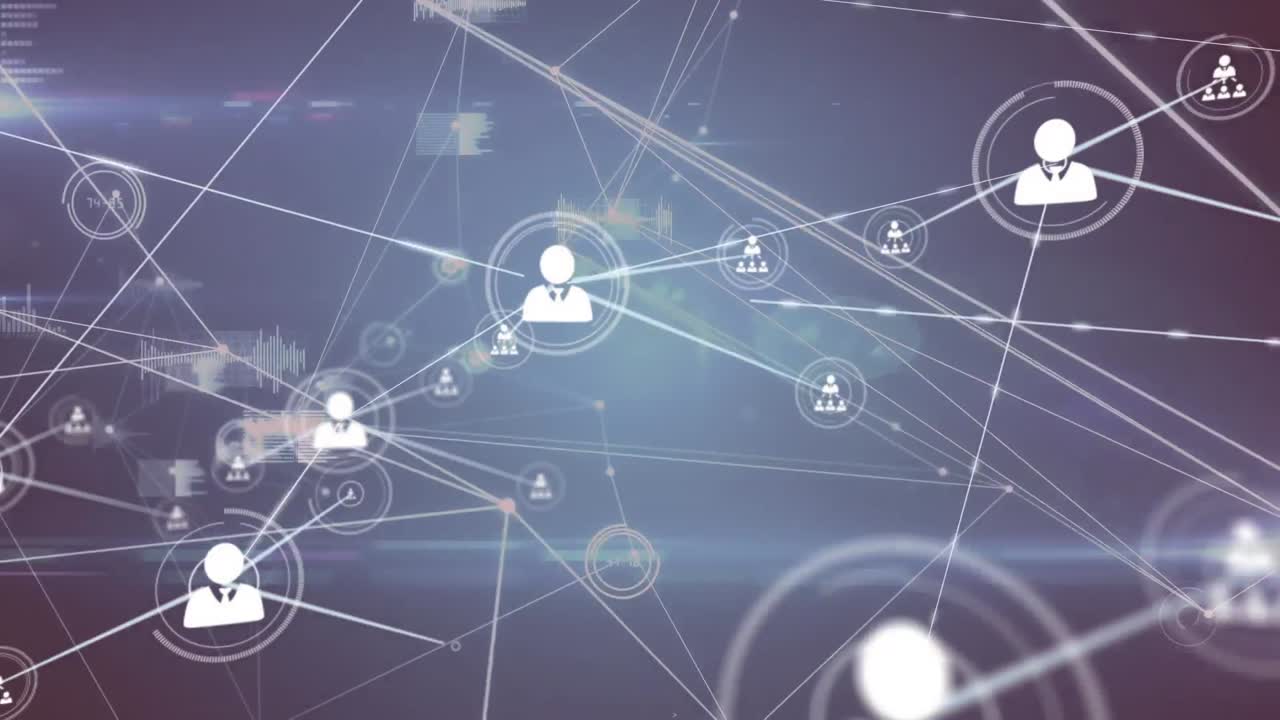 animación de la red de conexiones con iconos con procesamiento de datos en fondo negro