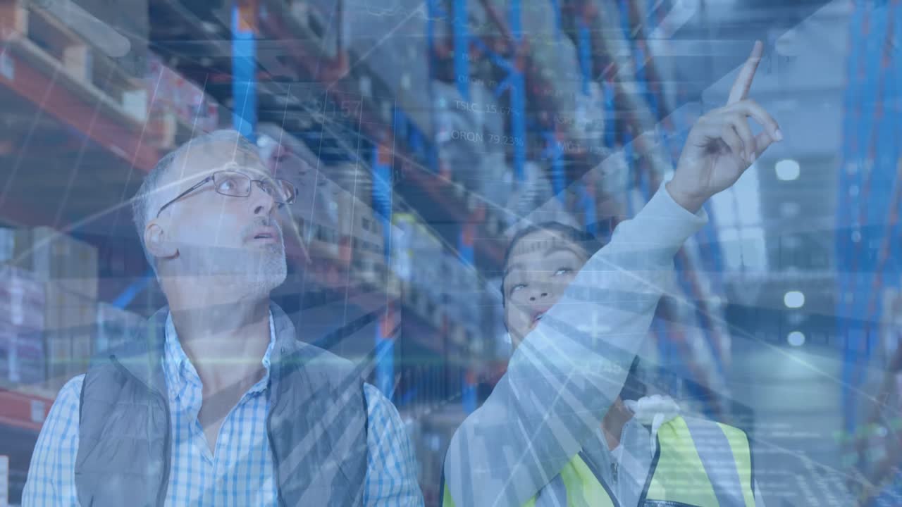 анимация обработки финансовых данных над различными людьми на складе