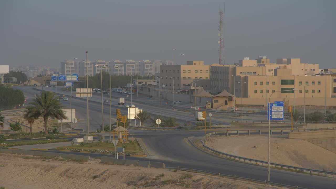 se impuso toque de queda, cuarentena y bloqueo en toda arabia saudita por precauciones contra covid-19