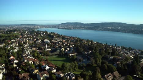 Zúrich-Drone-Disparó-Durante-El-Día-Con-Vistas-A-La-Ciudad