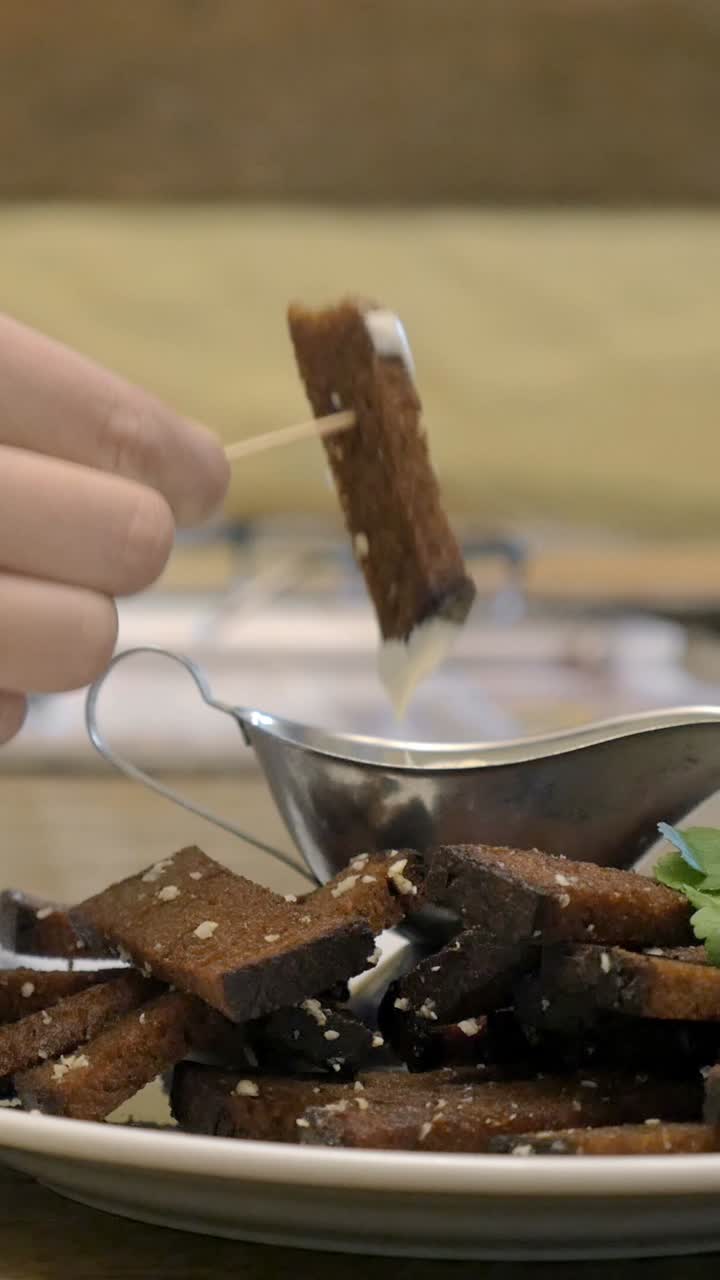 Rye bread with sauce