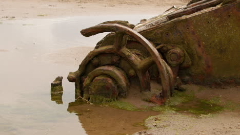 Mid-shot-of-the-tank-on-the-beach