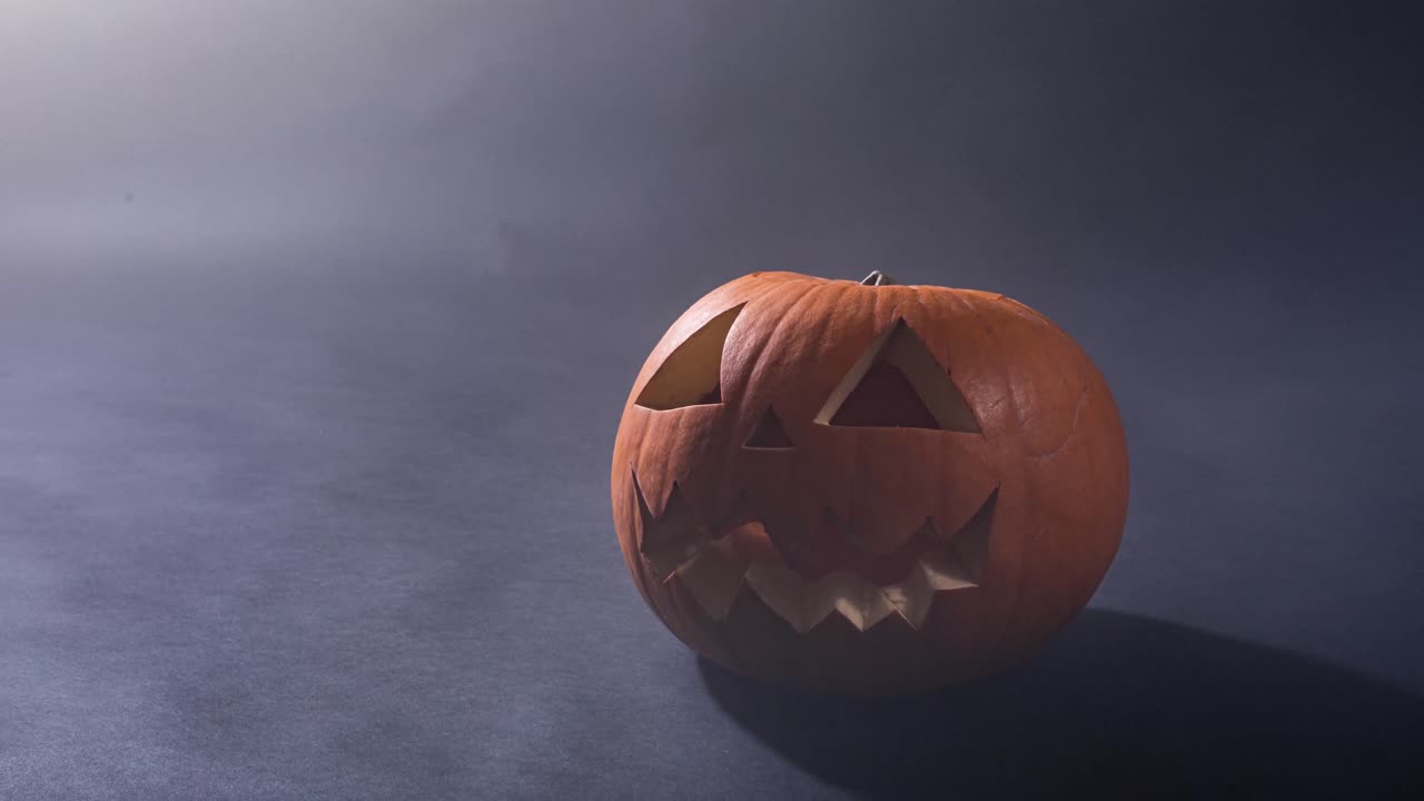 animación de calabaza sobre un fondo negro