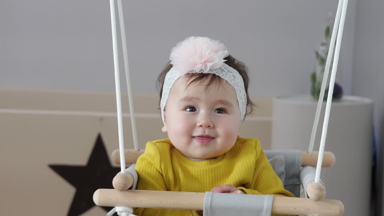 출입구 스윙의 아기